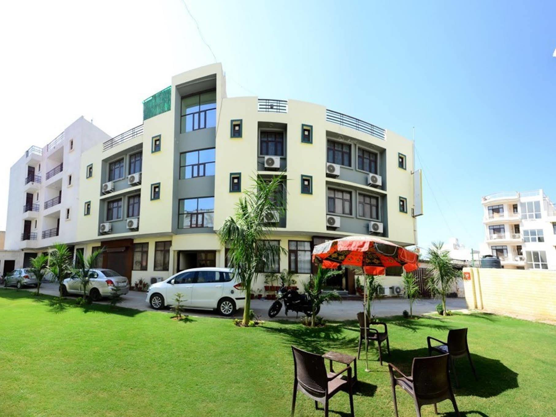 ניו דלהי Hotel Olive & Blue - Govt Approved Hotel Near Delhi Airport מראה חיצוני תמונה
